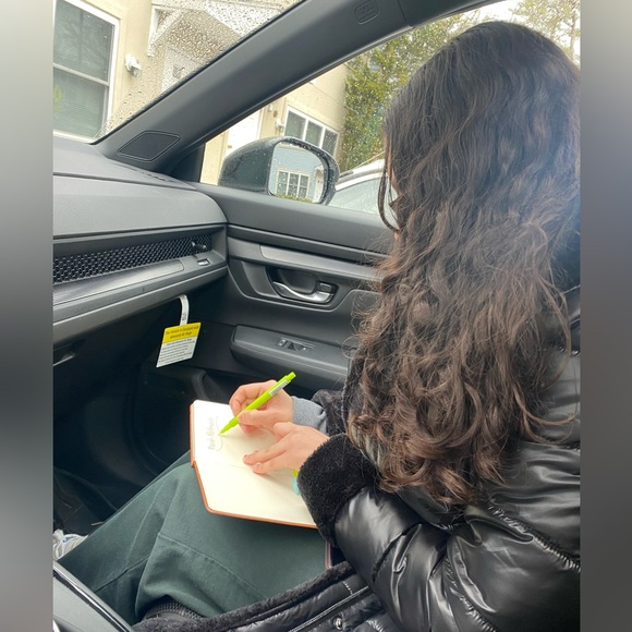 Meet your Posher, Mariah - Picture 2 of 4